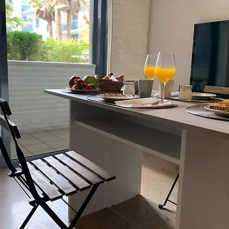 Apartment Con Piscina Y Parking En