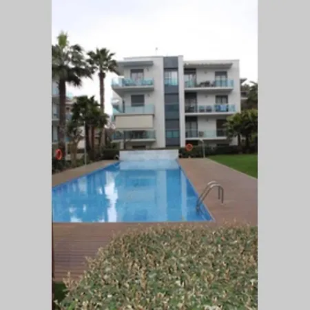 Con Piscina Y Parking En Apartment Lloret de Mar