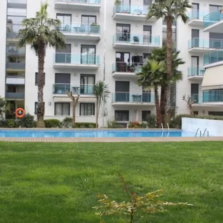 Con Piscina Y Parking En Apartment Lloret de Mar