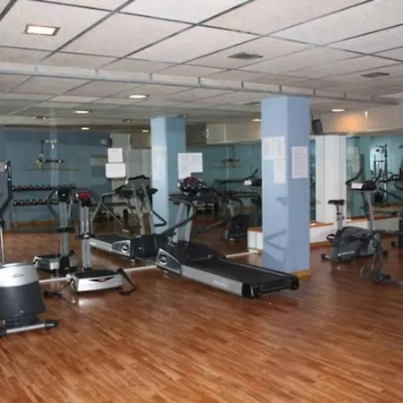 Apartment Con Piscina Y Parking En