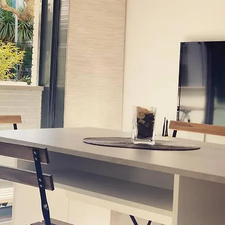 Apartment Con Piscina Y Parking En