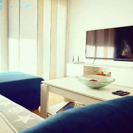 Apartment Con Piscina Y Parking En