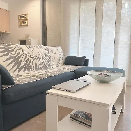 Apartment Con Piscina Y Parking En *